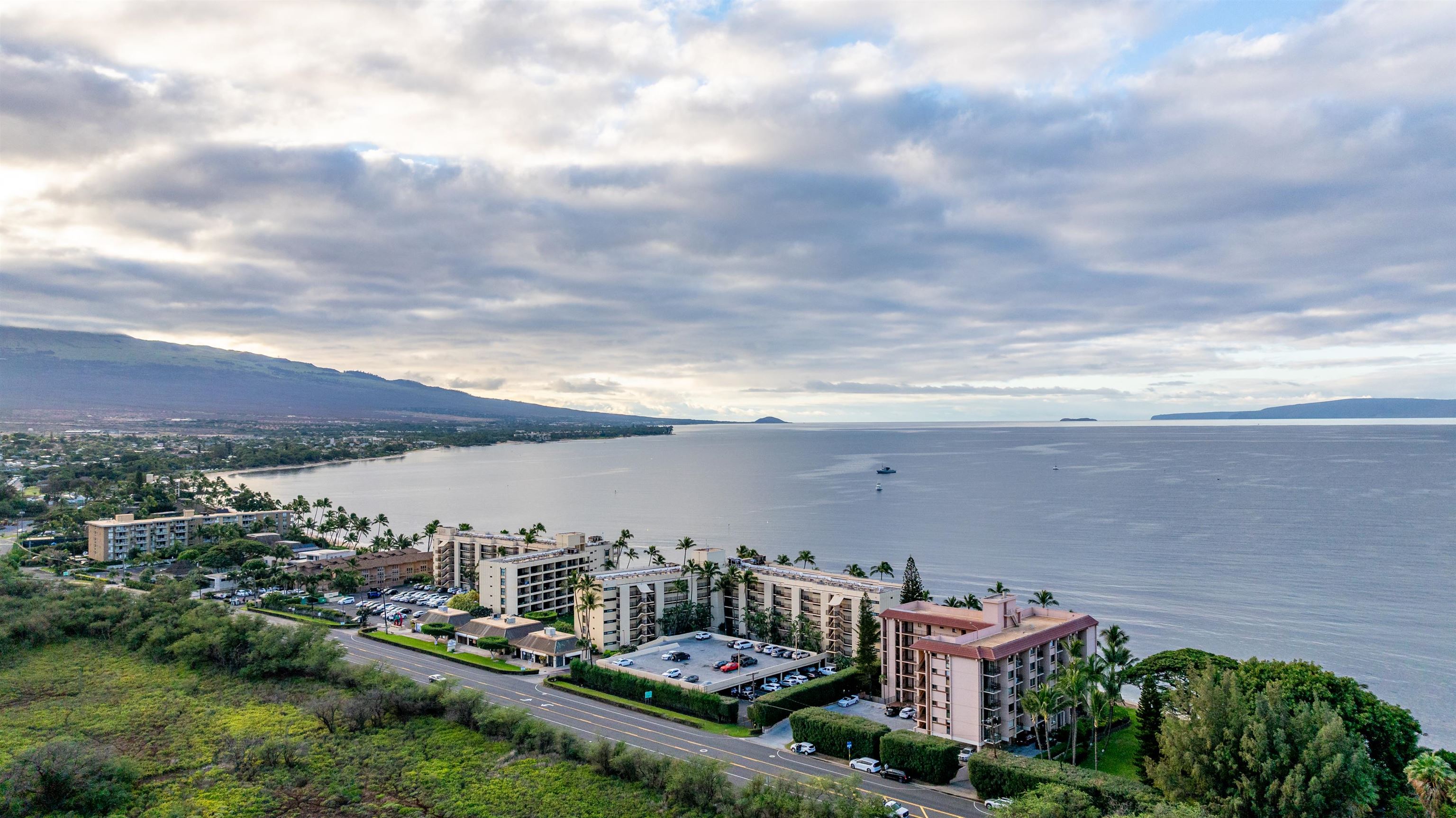 191 North Kihei Road, Unit 502 Kihei, HI 96753 - Photo 31 of 37 a view of a city with lawn chairs
