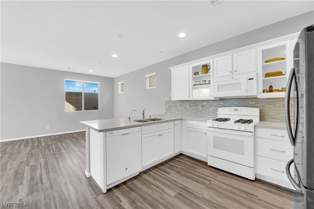 5039 Fiery Sky Ridge Street Las Vegas, NV 89148 - Photo 6 of 30