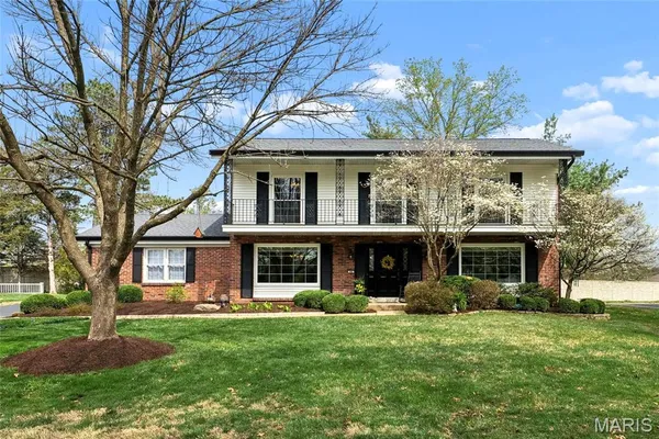 $529,900 | 166 Saddleford Drive, Chesterfield, MO 63017
