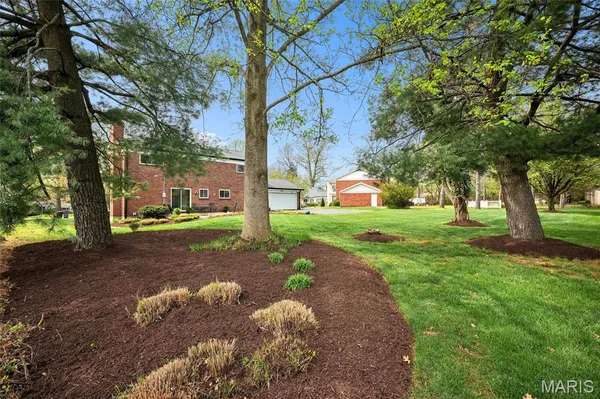 $529,900 | 166 Saddleford Drive, Chesterfield, MO 63017