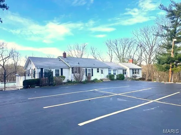 $529,900 | 166 Saddleford Drive, Chesterfield, MO 63017
