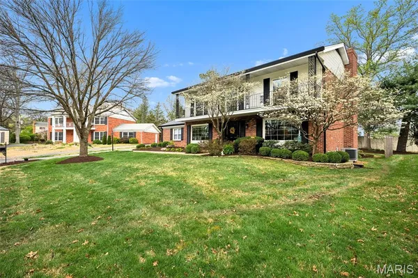 $529,900 | 166 Saddleford Drive, Chesterfield, MO 63017