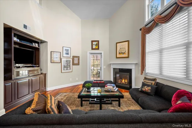 $925,000 | 2279 Dalton Drive, Cortlandt Manor, NY 10567