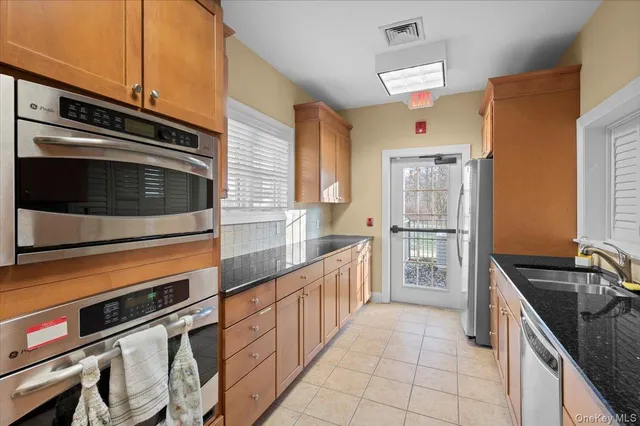 $925,000 | 2279 Dalton Drive, Cortlandt Manor, NY 10567