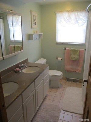 7988 Perry Lake Road Clarkston, MI 48348 - Photo 14 of 22 Master Bath