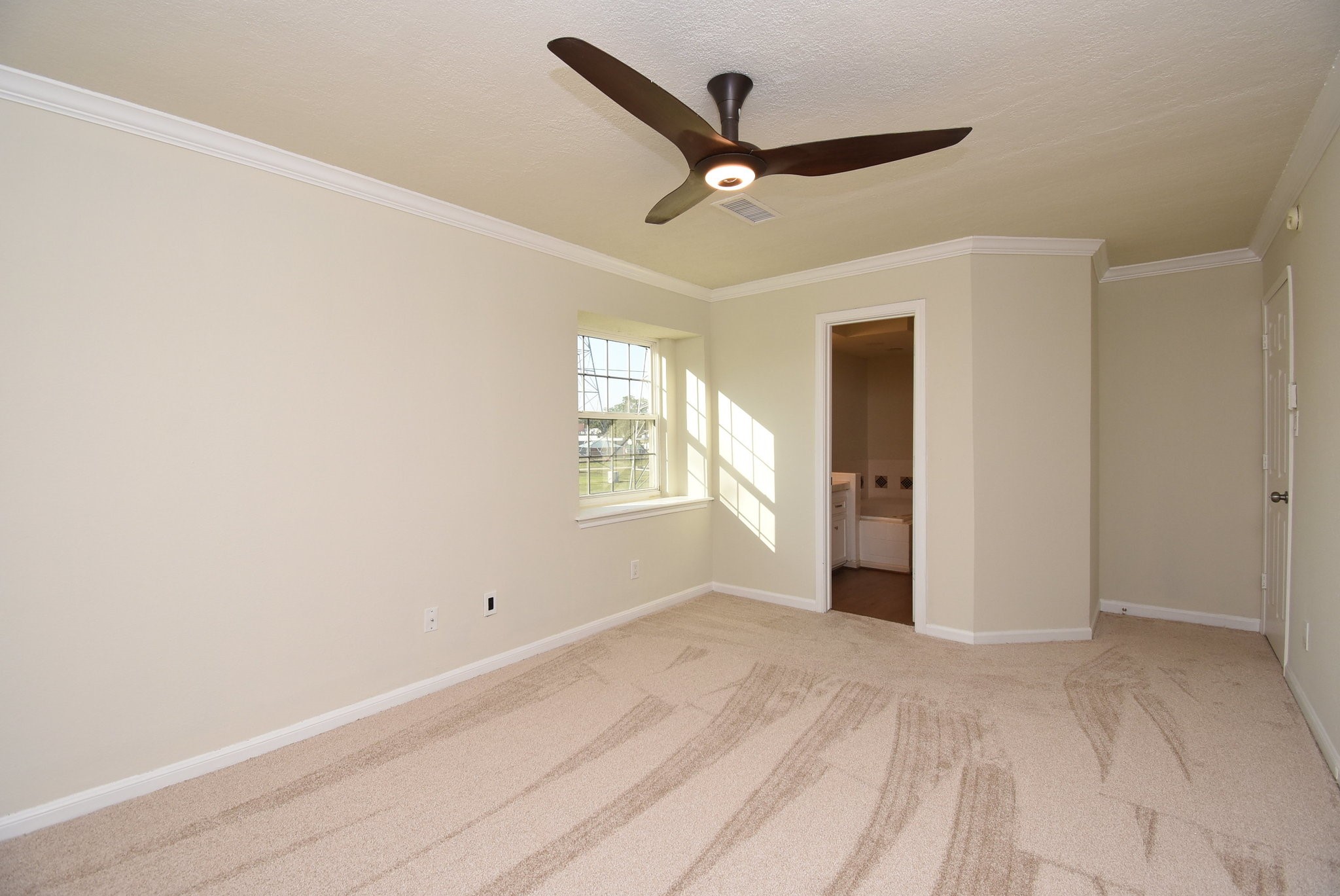 2503 Southwick Street Houston, TX 77080 - Photo 25 of 46 a view of an empty room with a window