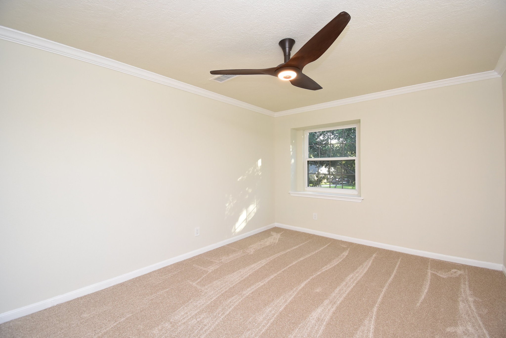 2503 Southwick Street Houston, TX 77080 - Photo 27 of 46 a view of empty room with windows