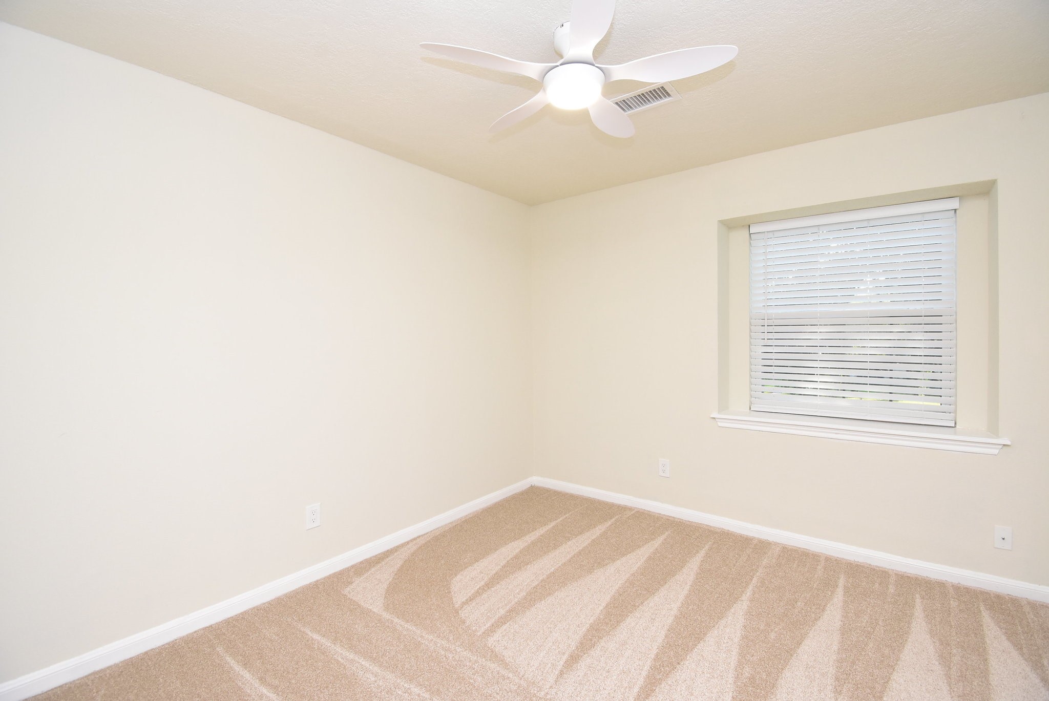 2503 Southwick Street Houston, TX 77080 - Photo 34 of 46 an empty room with a window