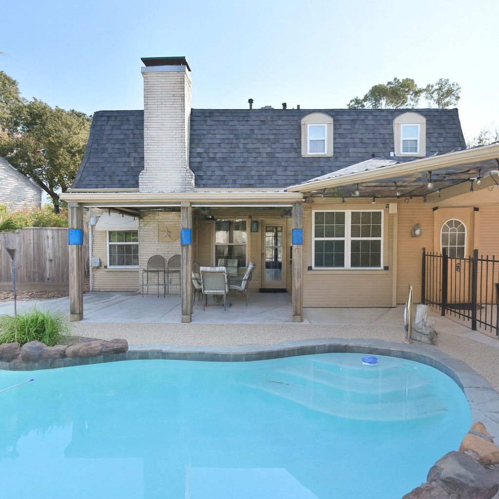 2503 Southwick Street Houston, TX 77080 - Photo 43 of 46 a view of a house with a patio