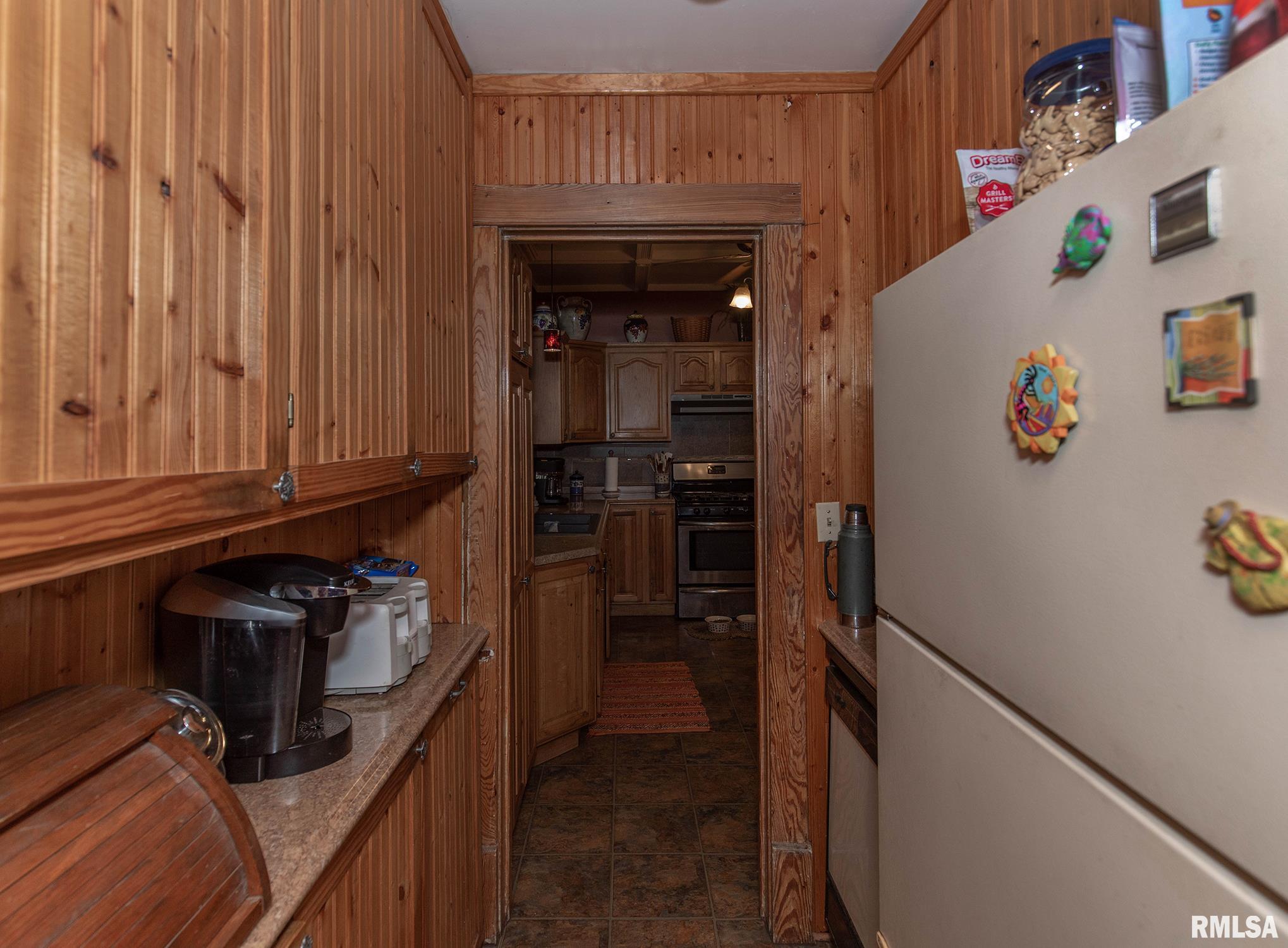 1827 3rd Street Moline, IL 61265 - Photo 12 of 29 Gallery Image 12