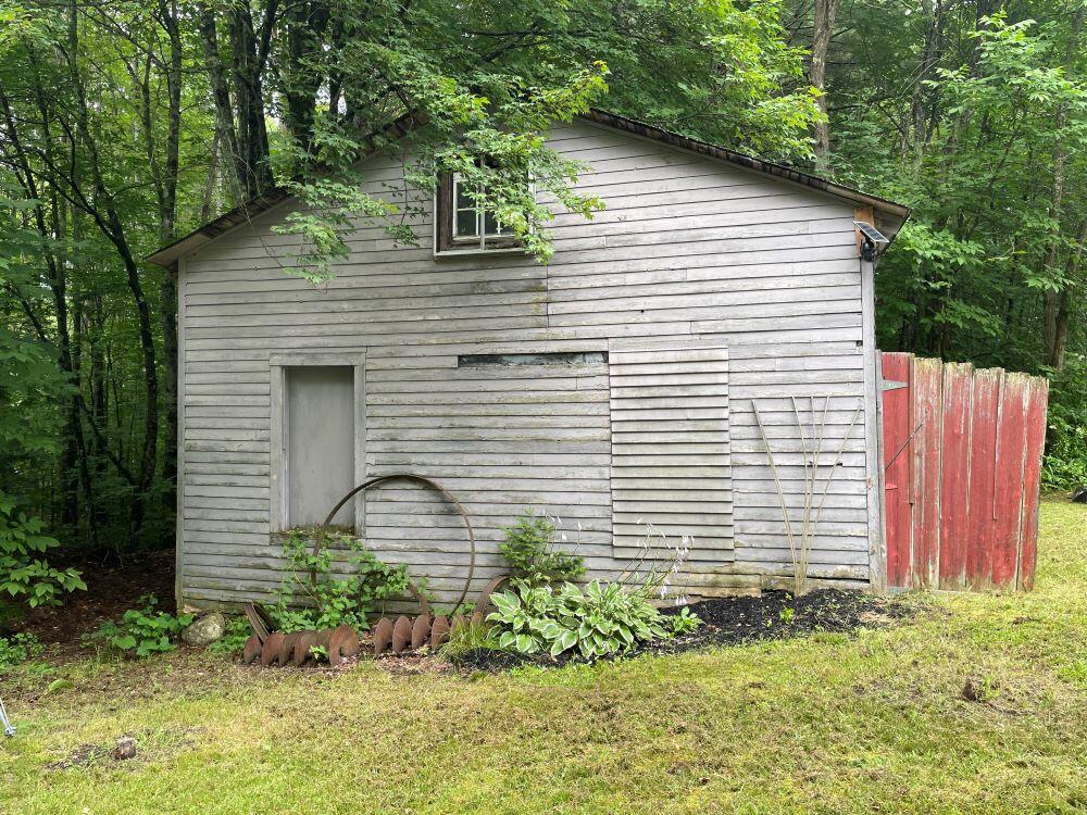 383 Old Alfred Road Waterboro, ME 04030 - Photo 37 of 38 Picture51 barn