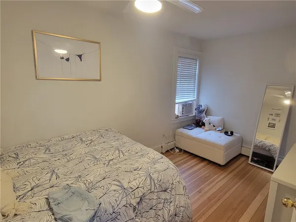 $3,300 | 102 Broadway, Unit 1C, Newport, RI 02840