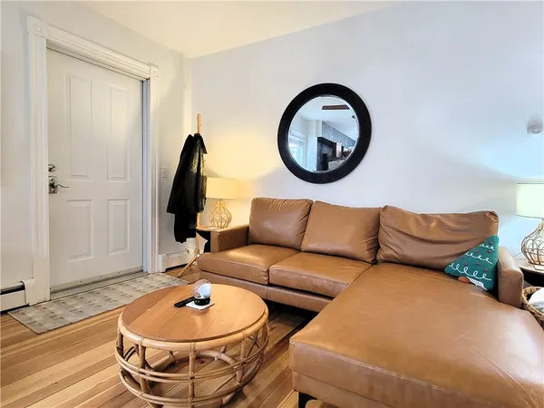 $3,300 | 102 Broadway, Unit 1C, Newport, RI 02840