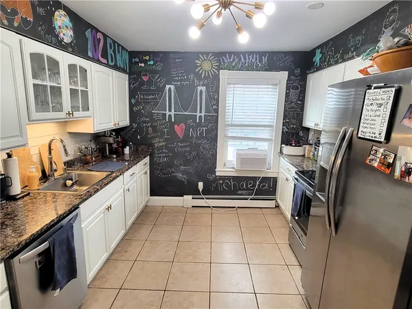 $3,300 | 102 Broadway, Unit 1C, Newport, RI 02840