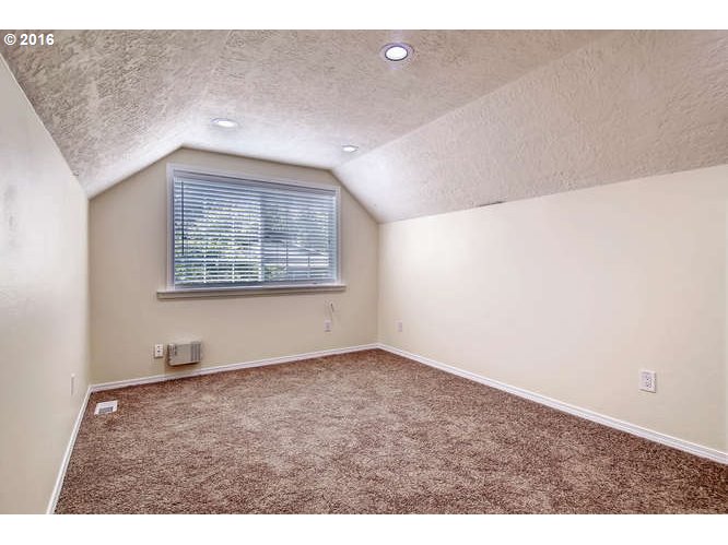 12905 Southwest Hart Road Beaverton, OR 97008 - Photo 16 of 19 Gallery Image 16