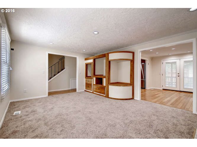 12905 Southwest Hart Road Beaverton, OR 97008 - Photo 4 of 19 Gallery Image 4