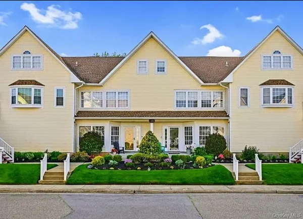 $749,000 | 226 B Westside Avenue, Unit 23, Freeport, NY 11520