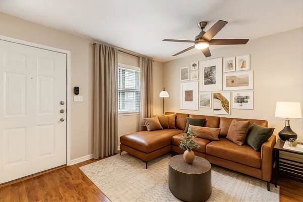 $1,150 | 2401 Manor Road, Unit 120, Austin, TX 78722