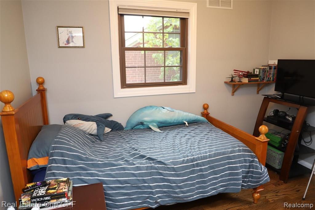 1864 Hawthorne Road Grosse Pointe Woods, MI 48236 - Photo 23 of 30