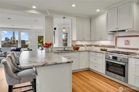 $3,295,000 | 922 Nob Hill Avenue North, Seattle, WA 98109