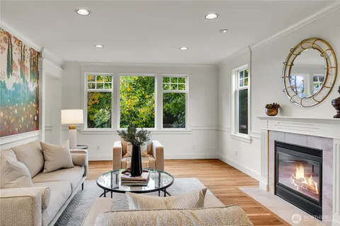 $3,295,000 | 922 Nob Hill Avenue North, Seattle, WA 98109