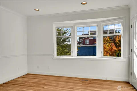 $3,295,000 | 922 Nob Hill Avenue North, Seattle, WA 98109