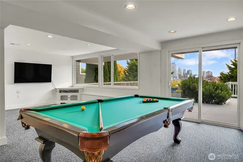 $3,295,000 | 922 Nob Hill Avenue North, Seattle, WA 98109