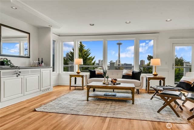 $3,295,000 | 922 Nob Hill Avenue North, Seattle, WA 98109