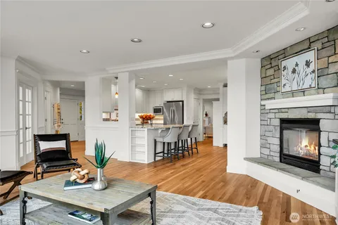 $3,295,000 | 922 Nob Hill Avenue North, Seattle, WA 98109