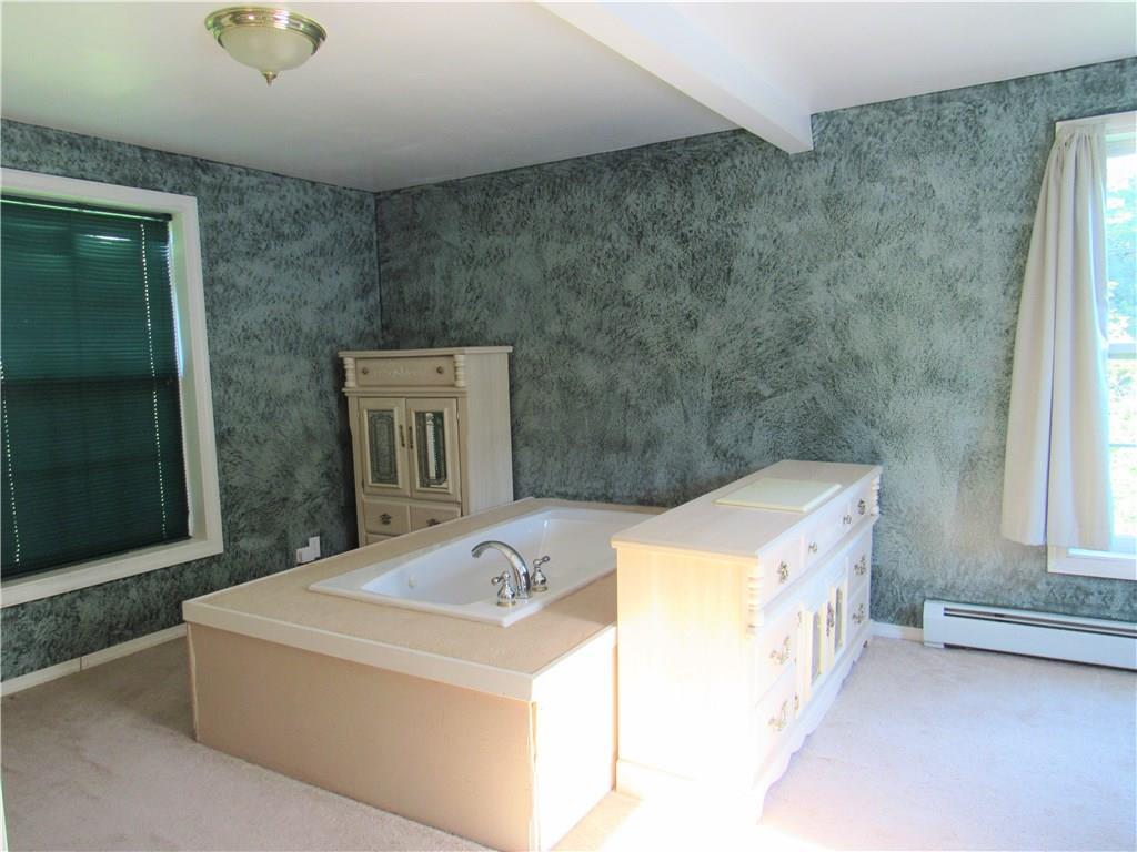 59 Ridge Road Phippsburg, ME 04562 - Photo 23 of 31 View: Jetted tub in master bedroom