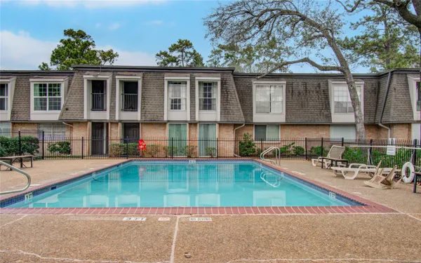 $1,900 | 12633 Memorial Drive, Unit 152, Houston, TX 77024