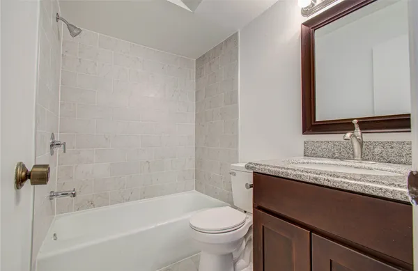 $1,900 | 12633 Memorial Drive, Unit 152, Houston, TX 77024