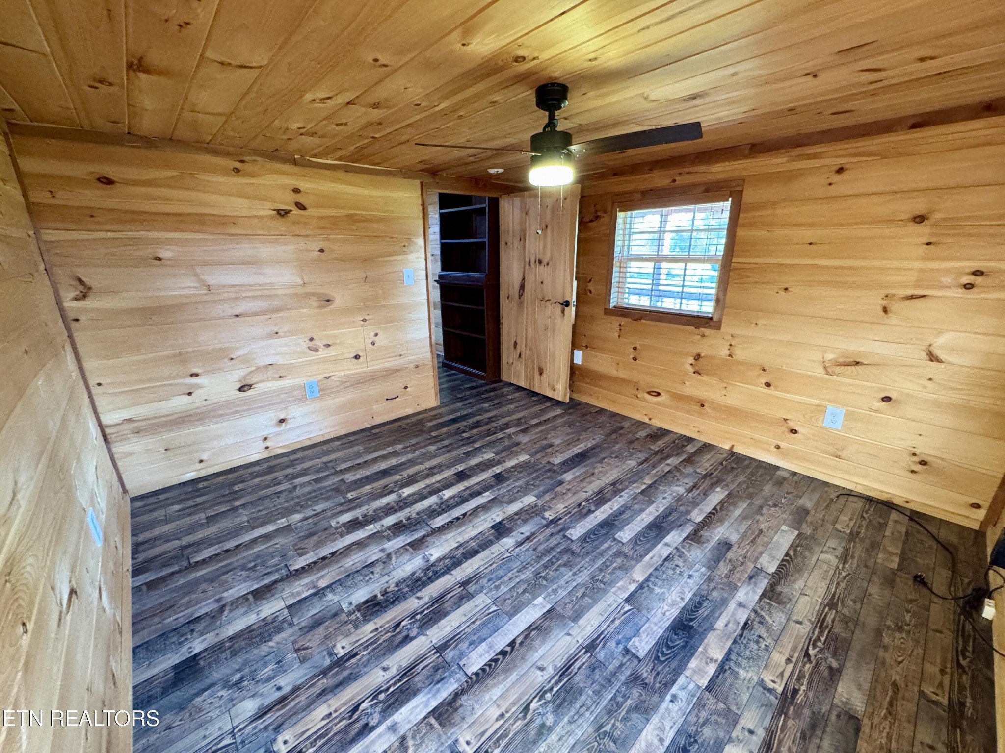 1336 Baldwin Gulf Road Clarkrange, TN 38553 - Photo 24 of 47 a view of an empty room and a window