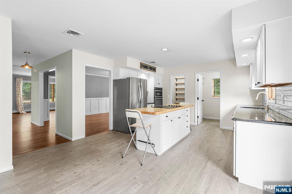 4 Daniel Lane Butler, NJ 07405 - Photo 12 of 47