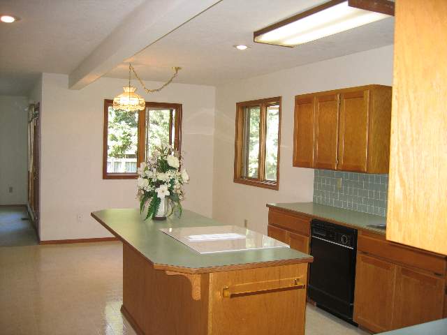 322 West Center Street Spokane, WA 99208 - Photo 3 of 9 Gallery Image 3