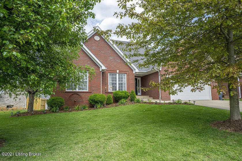 8005 Kellerman Road Louisville, KY 40219 - Photo 2 of 35 13