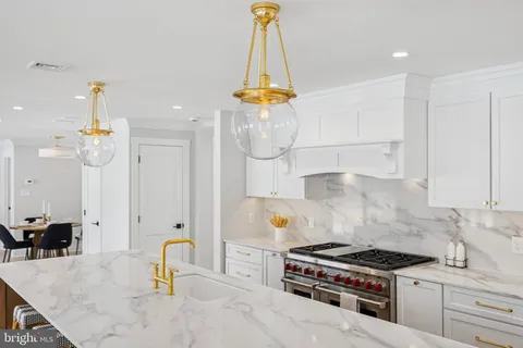 $2,585,000 | 2577 Wayland Road, Berwyn, PA 19312