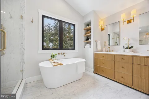 $2,585,000 | 2577 Wayland Road, Berwyn, PA 19312