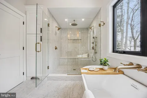 $2,585,000 | 2577 Wayland Road, Berwyn, PA 19312