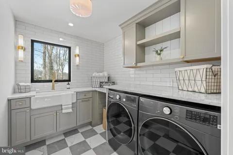 $2,585,000 | 2577 Wayland Road, Berwyn, PA 19312