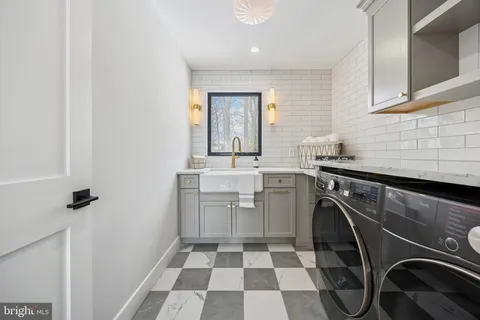 $2,585,000 | 2577 Wayland Road, Berwyn, PA 19312