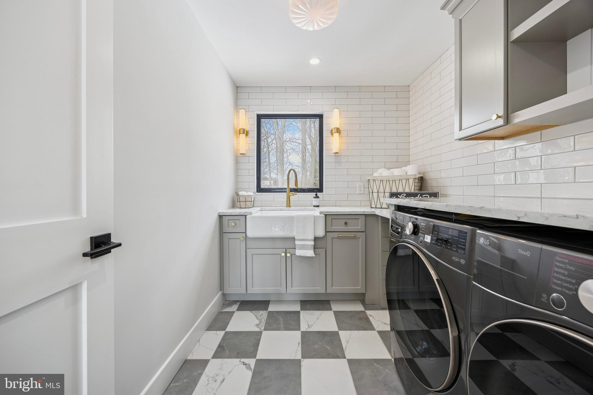 2577 Wayland Road Berwyn, PA 19312 - Photo 62 of 79 Amazing Lanudry Room