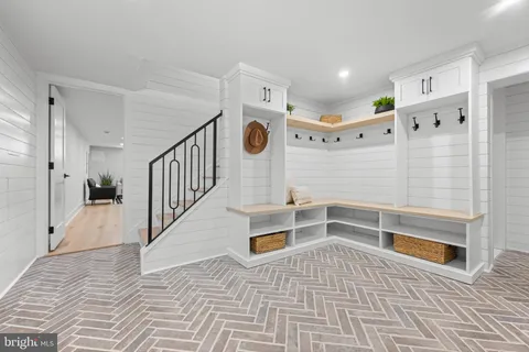 $2,585,000 | 2577 Wayland Road, Berwyn, PA 19312