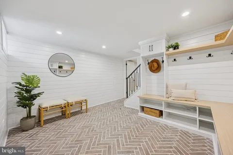 $2,585,000 | 2577 Wayland Road, Berwyn, PA 19312