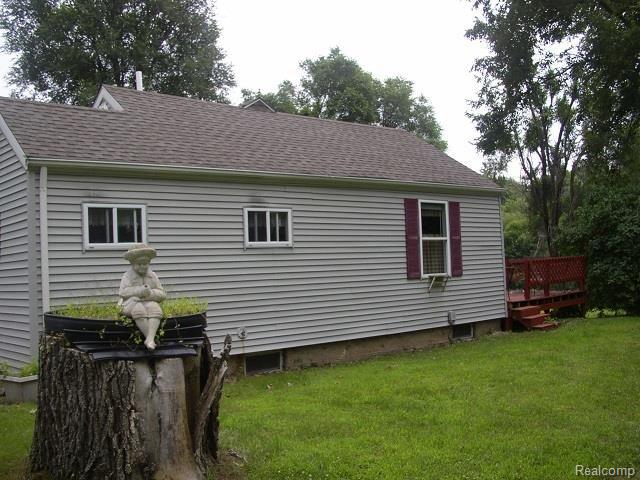 2726 Flint River Road Lapeer, MI 48446 - Photo 16 of 52 P1010196.jpg