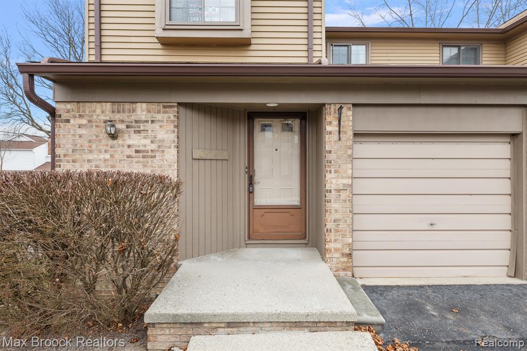 18674 West 13 Mile Road Beverly Hills, MI 48025 - Photo 3 of 33
