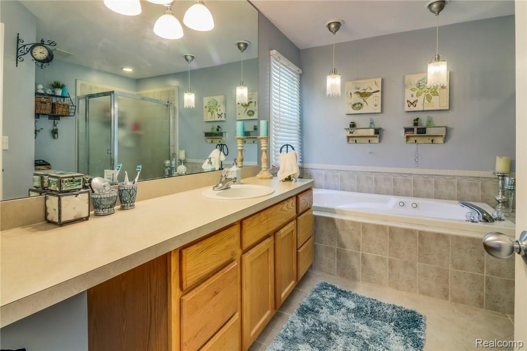 10117 Silver Lake Road Brighton, MI 48116 - Photo 11 of 31 16.jpg