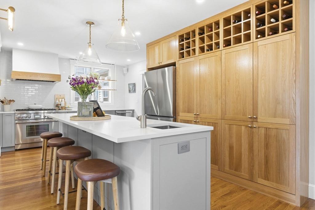 18 Roberts Road Medford, MA 02155 - Photo 4 of 38