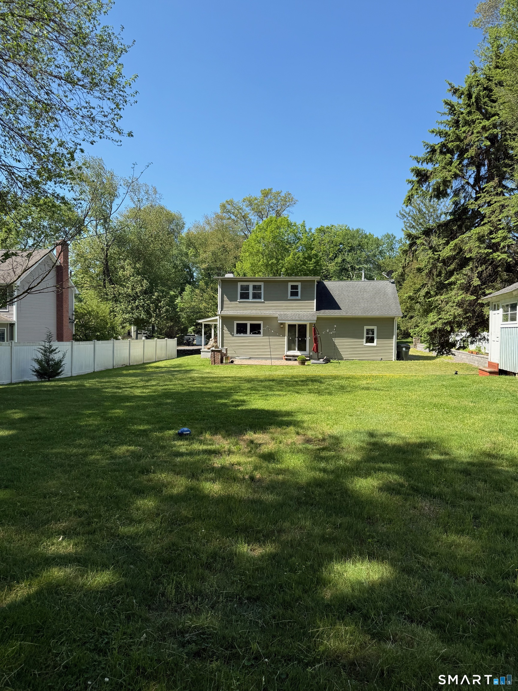 2182 North Benson Road Fairfield, CT 06824 - Photo 2 of 3