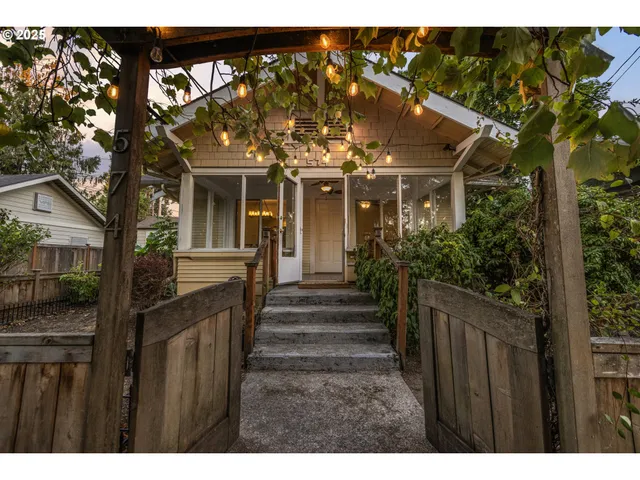 $359,000 | 574 West 13th Avenue, Eugene, OR 97401